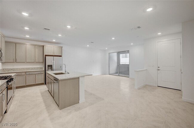 Building Photo - 2544 Vandra St