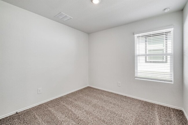 Building Photo - 346 Bull Lake Cir