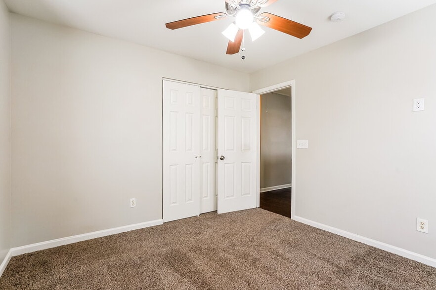 Building Photo - 6037 Ladish Ln