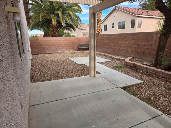 Building Photo - 326 Laguna Glen Dr