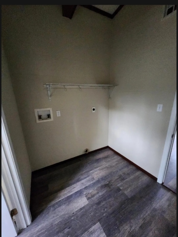 Building Photo - 57409 Brenchley Dr