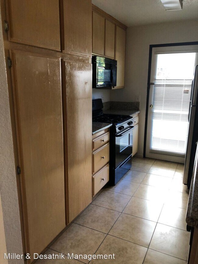 Building Photo - 11806 Mayfield Ave