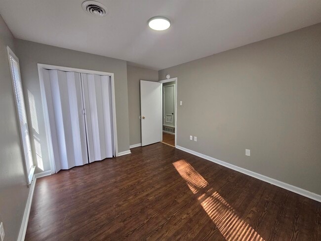 Building Photo - 5787 Northland Dr