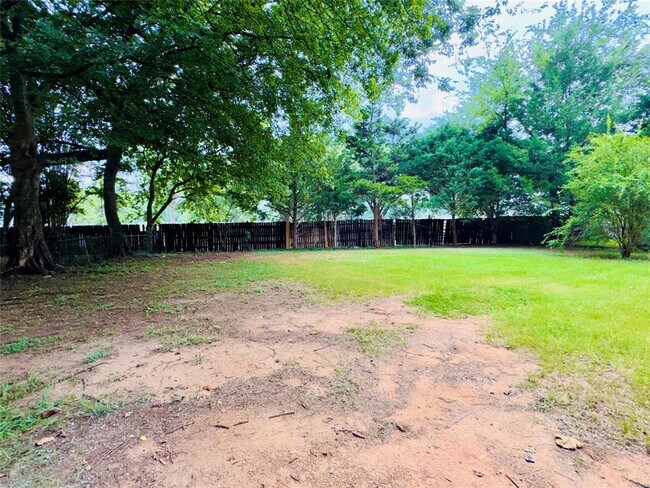 Building Photo - 2905 Willow Ln Dr