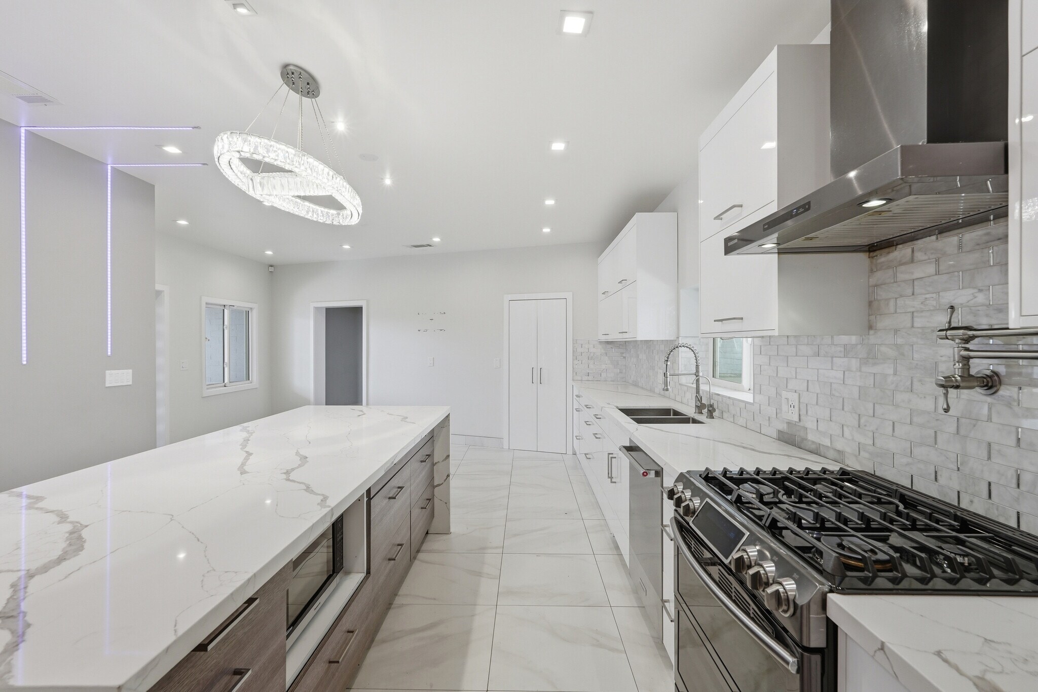 Building Photo - 8647 Corbin Ave