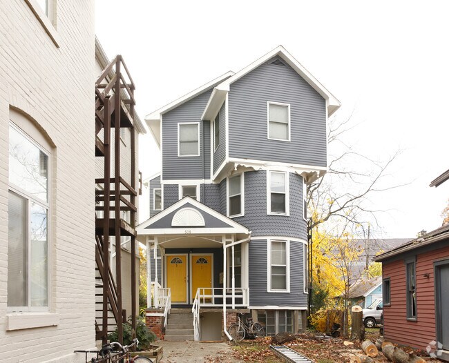 Building Photo - Centennial House