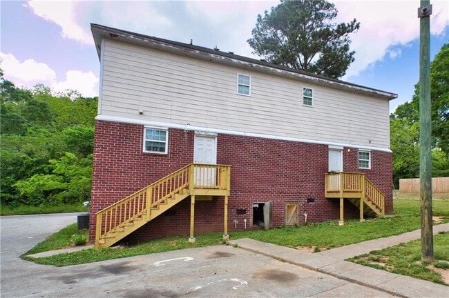 Building Photo - 501 Pine Park St