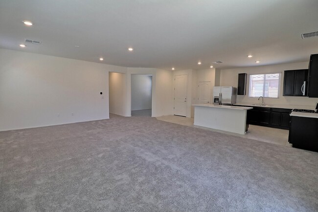Building Photo - Newer Rancho Sahuarita Home!