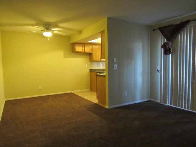 Building Photo - COZY 1 BEDROOM CONDO