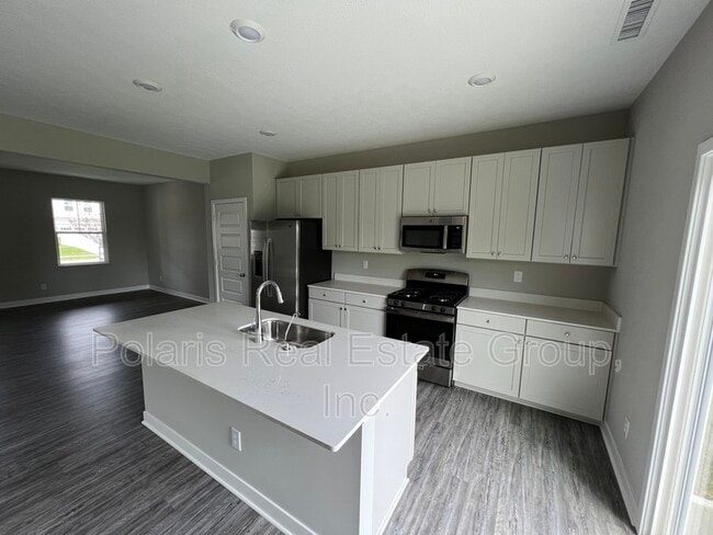 Building Photo - 3085 Gibbert Ln