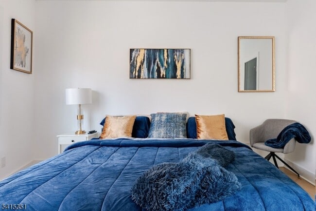 Building Photo - 301 Kingsland Rd