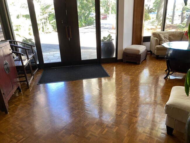 Building Photo - 2040 Nuuanu Ave