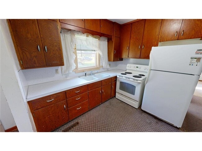 Building Photo - 208 Oregon Ave.