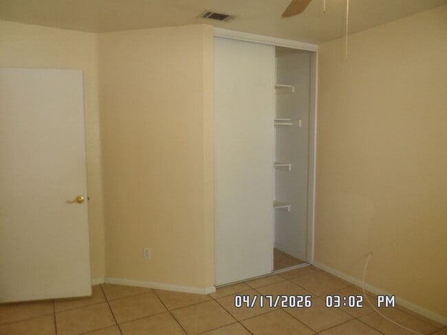 Building Photo - 3 Bedrooms, 2 Bathrooms, approx. 1392 sq. ft., 2 Car Garage, Covered Patio, Fenced, Play house,