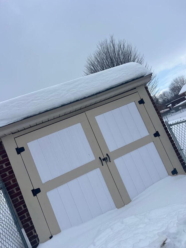 Building Photo - 622 Cranberry St