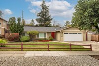 Building Photo - Beautiful 3 Bedroom Home