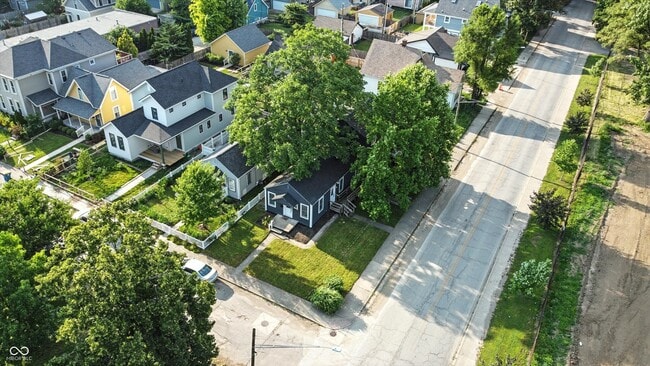 Building Photo - 1324 E 9th St