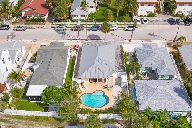 Building Photo - 108 11th Ave