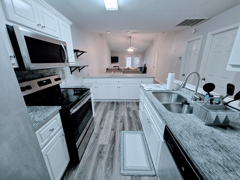 Building Photo - 2177 Bridgeton Rd