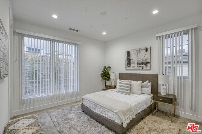 Building Photo - 20248 Willoughby Ln