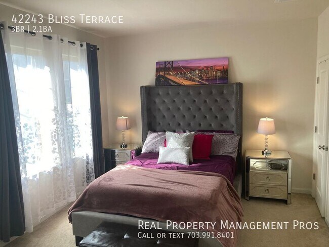 Building Photo - 42243 Bliss Terrace