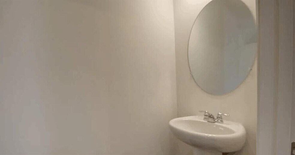 Building Photo - 3180 Delancy St