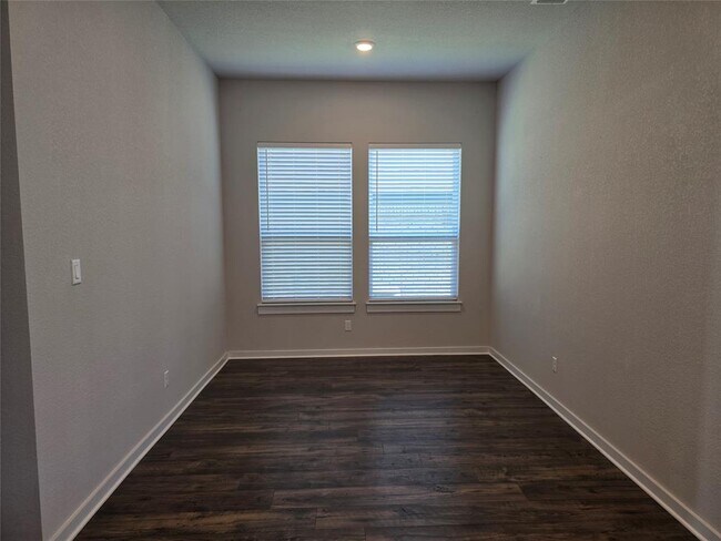 Building Photo - 125 High Plains Dr