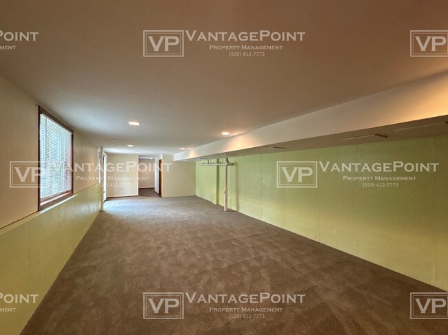 Building Photo - 2250 Daly Dr