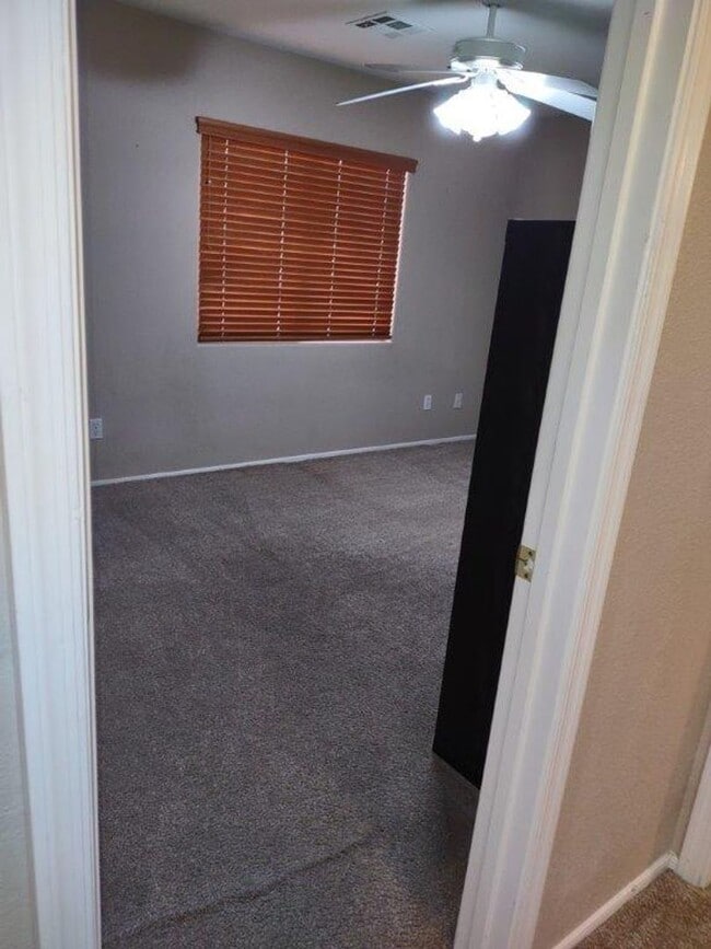 Building Photo - PEORIA ESTATES