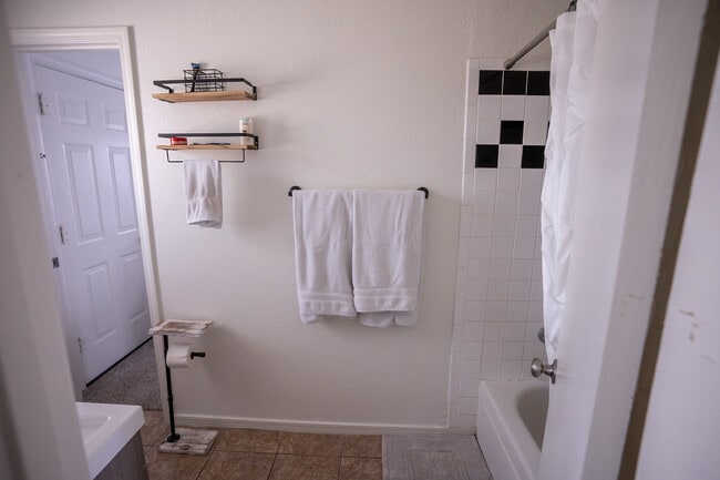 Building Photo - 1559 Parr St