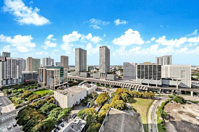 Building Photo - 698 N Miami Ave