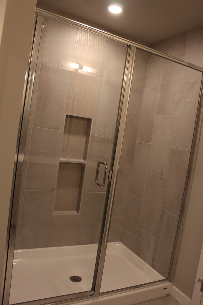 Building Photo - 10103 16th Pl SE