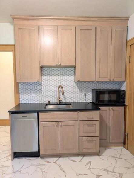 Building Photo - 2344 N 68th St