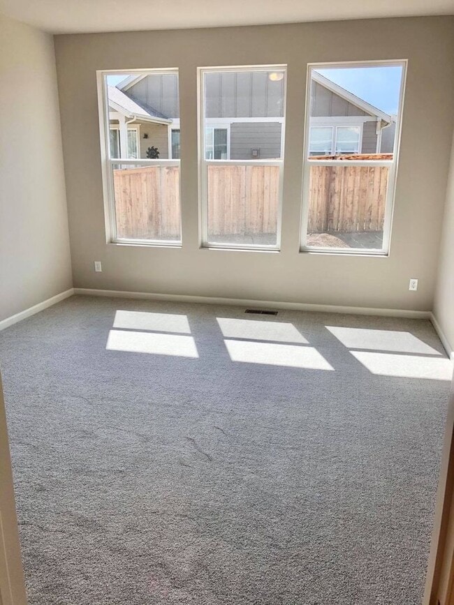 Building Photo - Gorgeous Ranch-Style House in Berthoud!