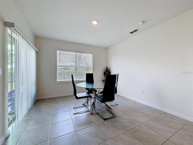 Building Photo - 1880 Basenji Dr