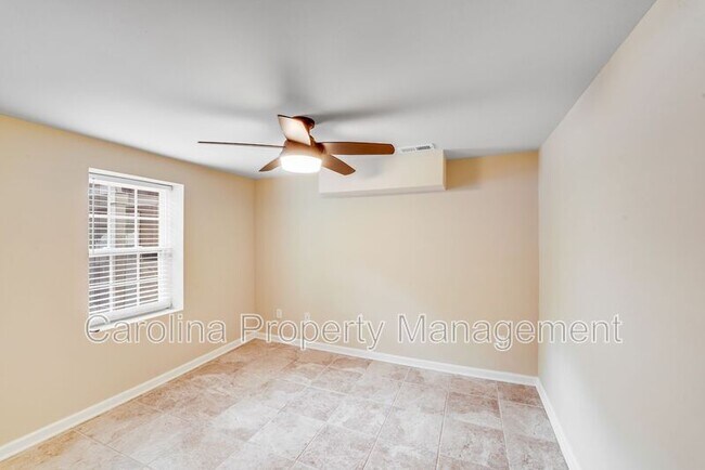 Building Photo - 2417 Laburnum Ave