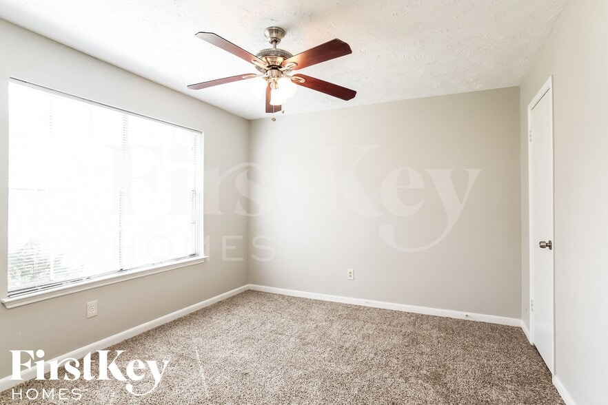 Building Photo - 16710 Lonesome Quail Dr