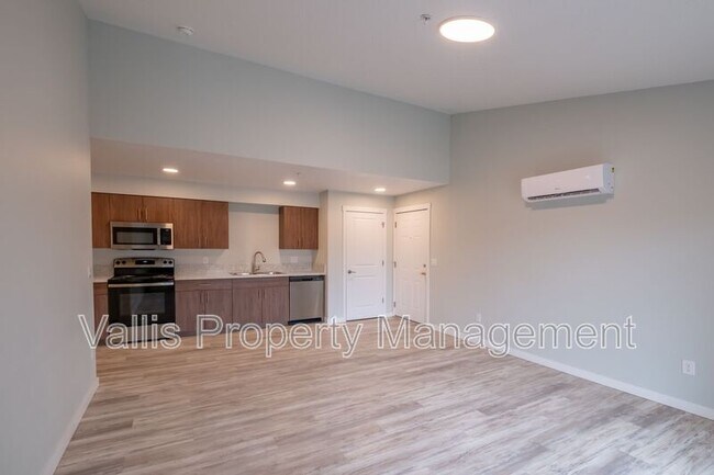 Building Photo - 13001 S Crompton Lane