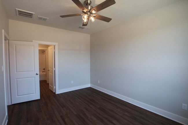 Building Photo - Luxury 3 Bedroom 2 Bath Townhomes in Bulla...