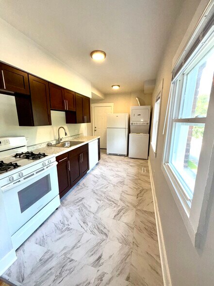 Kitchen - 1801 Lyons St