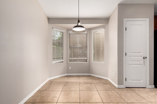 Building Photo - Spacious 3-Bedroom Home with Den in Gilbert!