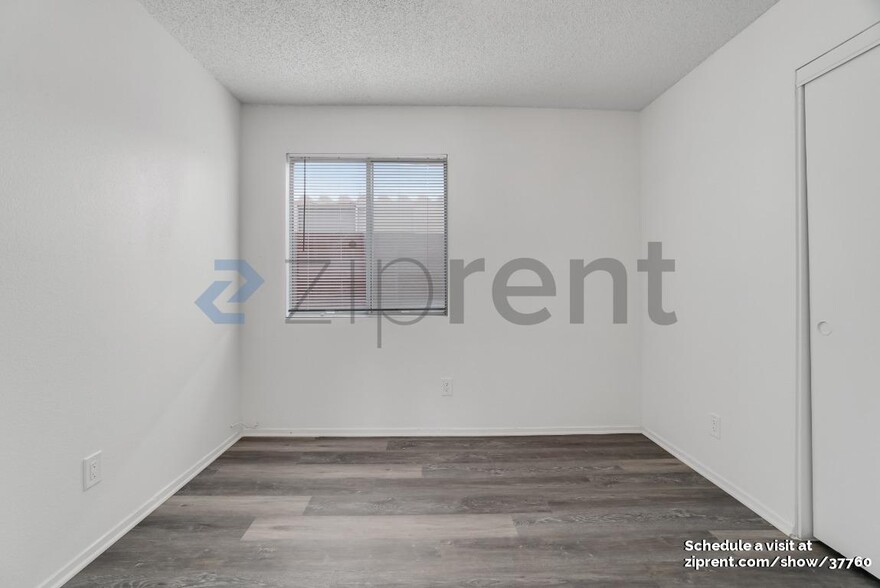 Building Photo - 10005 Dove Ridge Dr