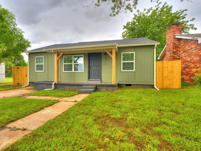 Building Photo - 4 bedroom 2 bath home in Shawnee!