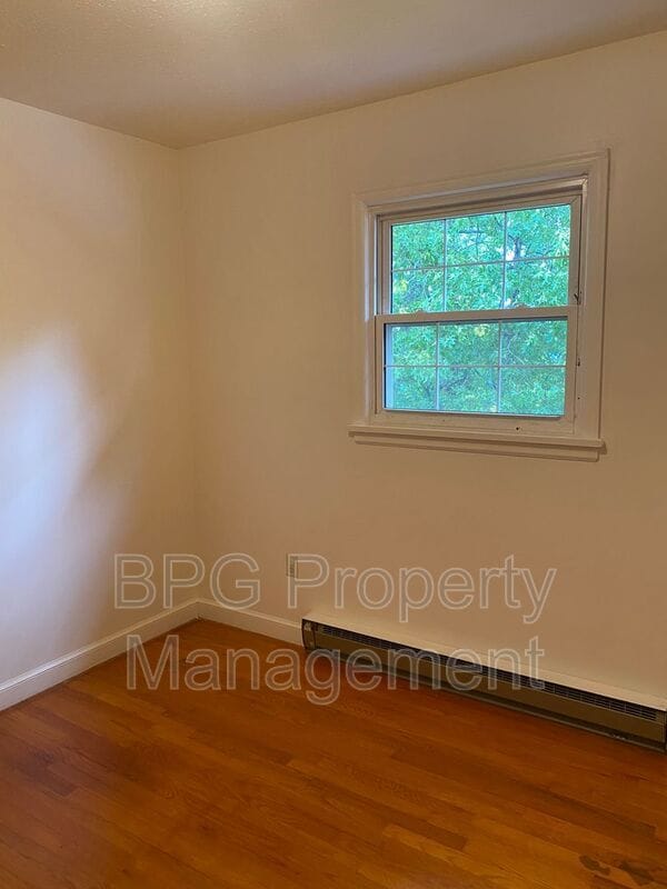 Building Photo - 307 Wintergreen Ave