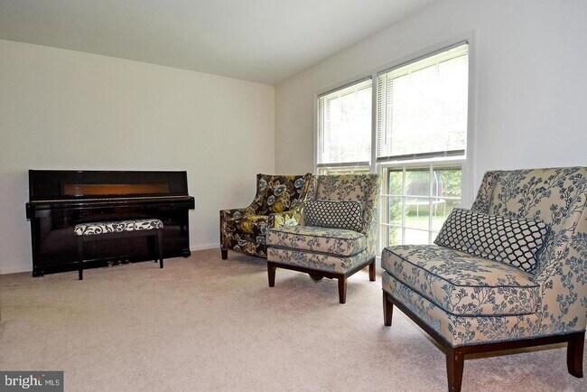 Building Photo - 3714 Carriage House Ct