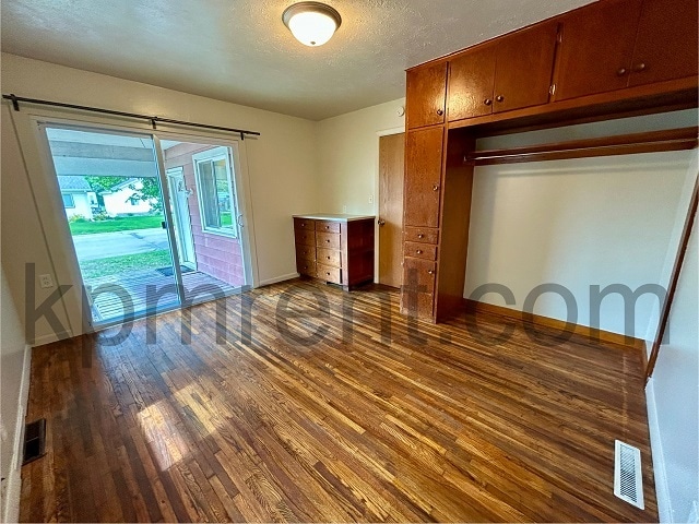 Building Photo - 1017 11th Ave SW