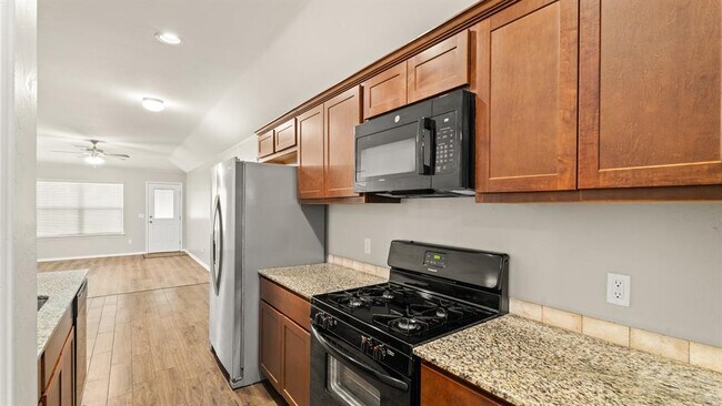 Building Photo - 621 Christian Ln