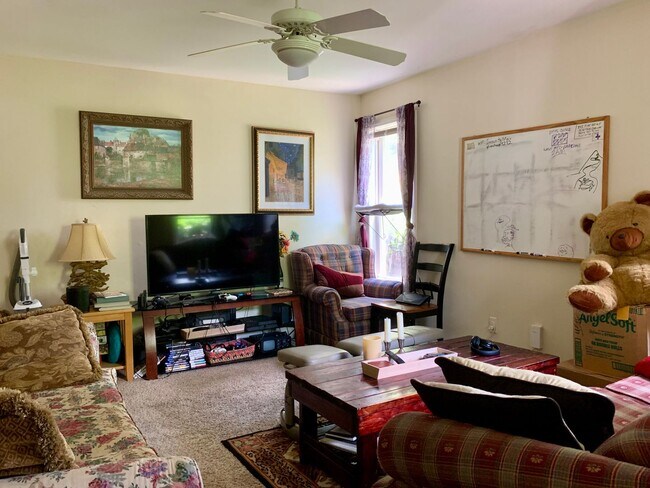 Building Photo - 1005 Chaney Rd