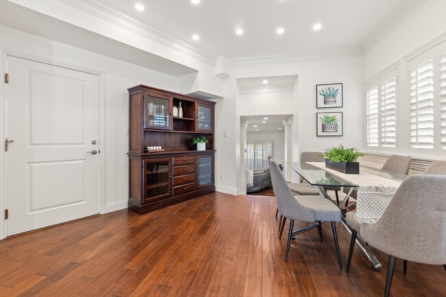 Building Photo - 1077 10th St