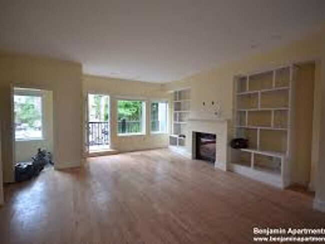 Building Photo - 118 Tremont St